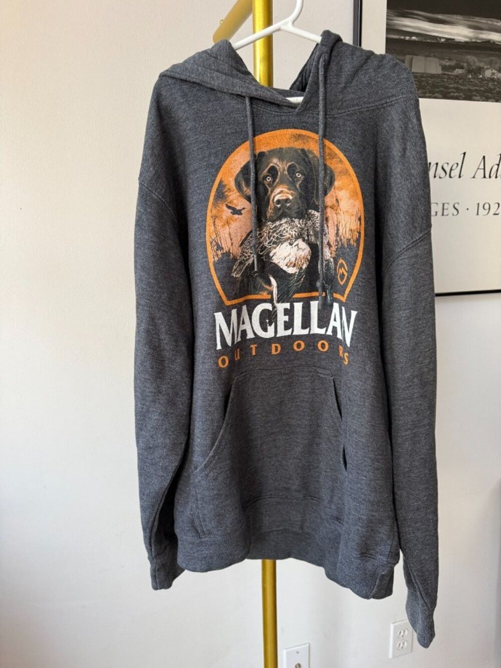 Magellan Fishing Hoodie – Men’s Small – Lab w/ Fish Graphic Pullover